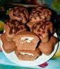 Как сделать шоколадные кексы с начинкой из творога? 