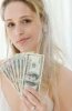 Почему девушки стремятся выйти замуж за богатого?