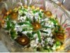  Как приготовить слоёный салат с горошком и перепелиными яйцами?