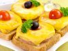 Как приготовить закусочные тосты с ананасами и ветчиной? 