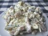 Как готовится сырный салат с сухариками?