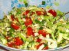Как приготовить овощной салат с кедровыми орешками?