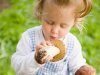 Как оказать первую помощь ребенку при пищевом отравлении?